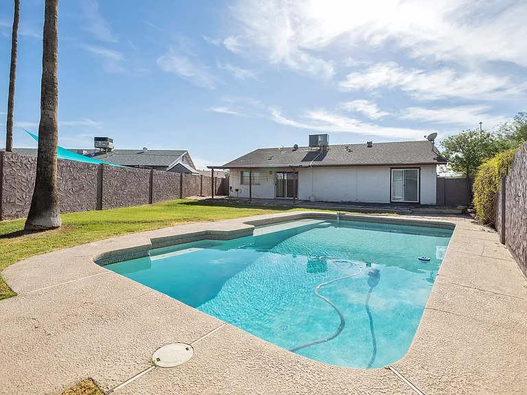 2104 E Cornell Dr — Photo 18