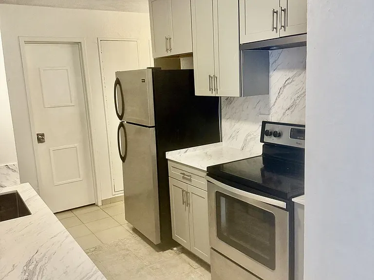 Borinquen Towers III Urban Living — Photo 2