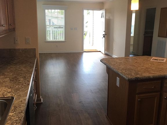 5th image of 297 Blue Beard Dr