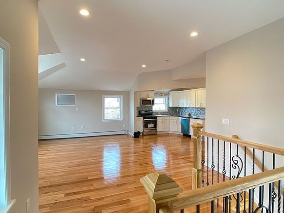 4th image of 132-11 157th St #2