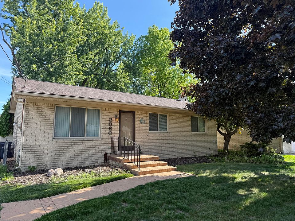 1st image of 2060 Oakcrest Rd