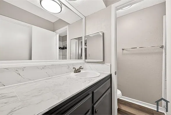 10402 Permian Dr — Photo 26