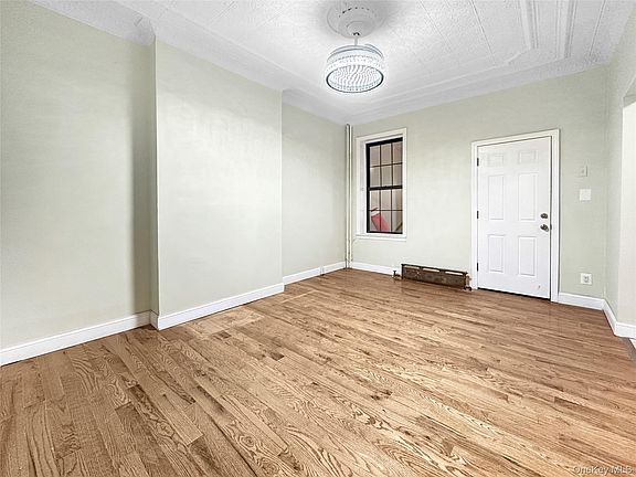 2nd image of 22 Chestnut Street