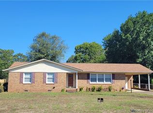 952 Kaywood Dr, Fayetteville, NC 28311