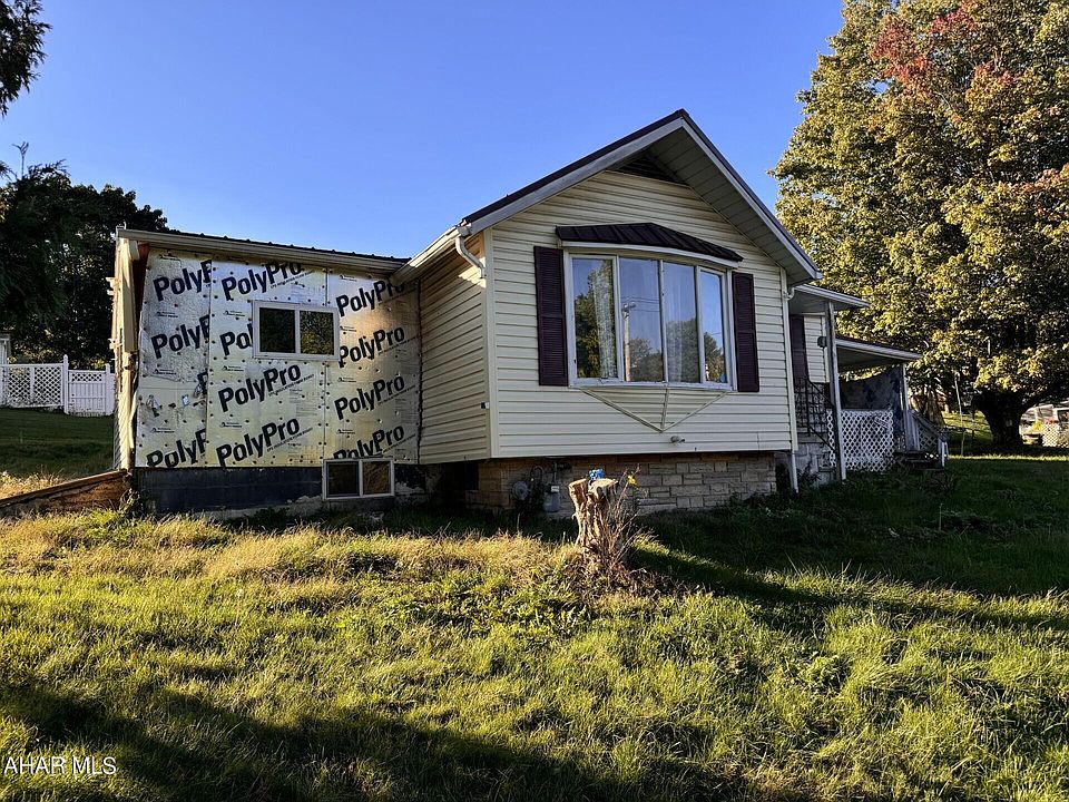 2nd image of 196 Munster Rd