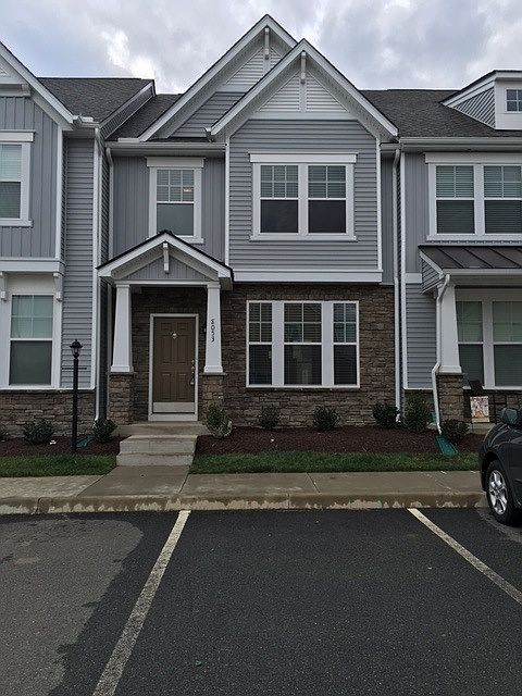 2 Level Townhome with 3 Bedrooms and 2-1/2 Baths.