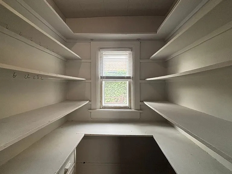 375 Erie Street — Photo 8