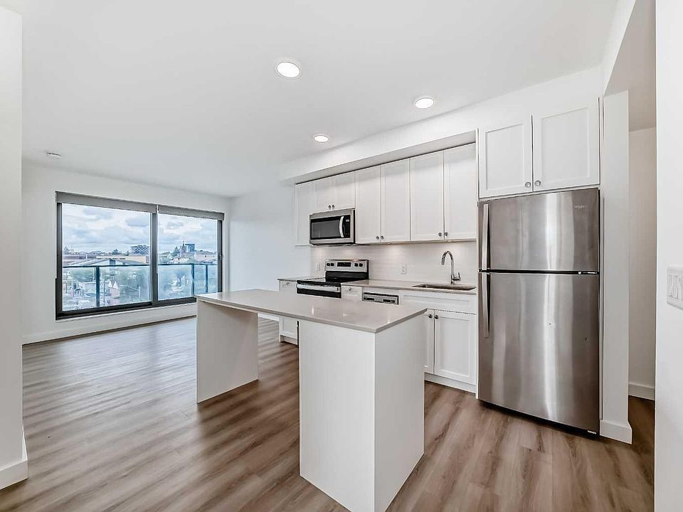 1st image of 123 4th St NE #502