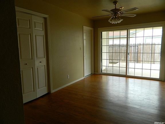 5th image of 19030 N Oak Knoll Ave