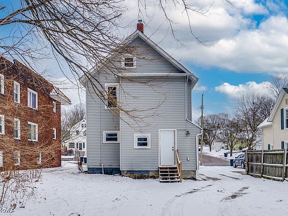 3rd image of 2100 12th St SW