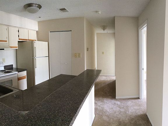 3rd image of 9309 Willow Creek Dr APT K