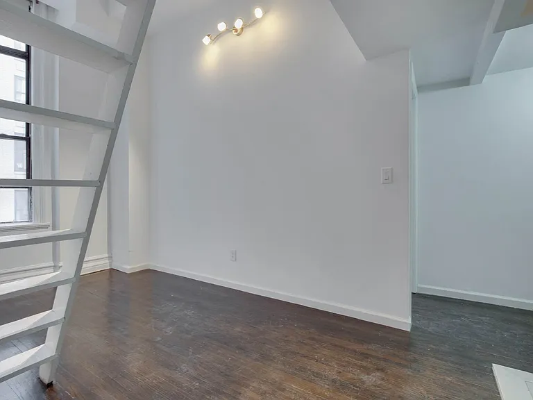 220 Park Ave S #3C — Photo 3