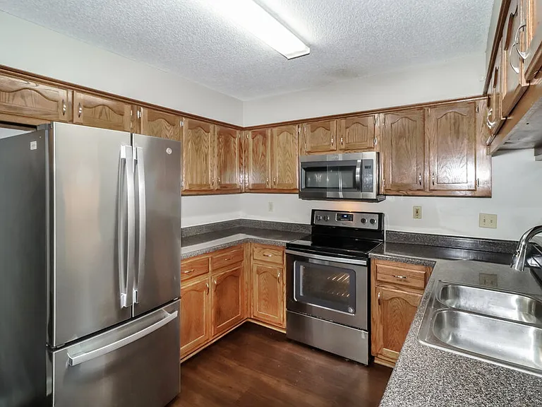 1812 Black Bear Cir E — Photo 8