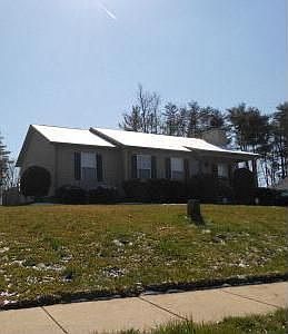 2nd image of 603 Ladford Ln
