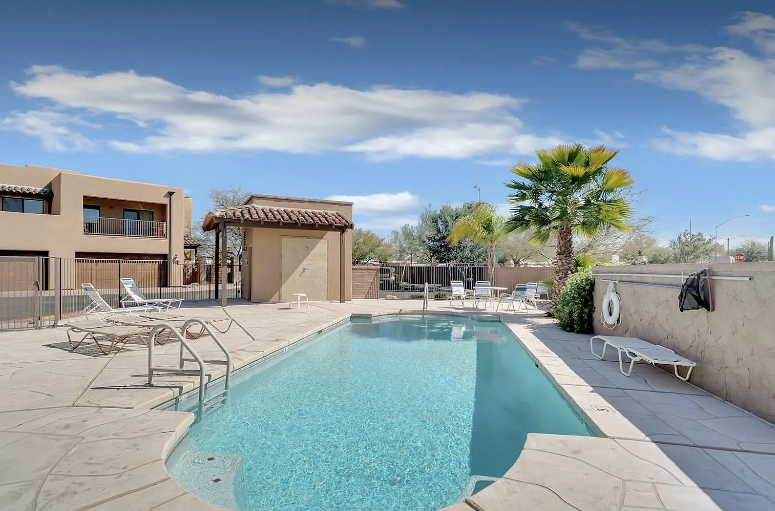4170 N Thurston Ln — Photo 2