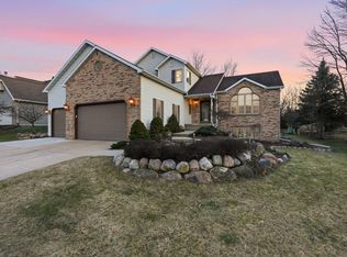 1237 Mockingbird Ln, Sun Prairie, WI 53590