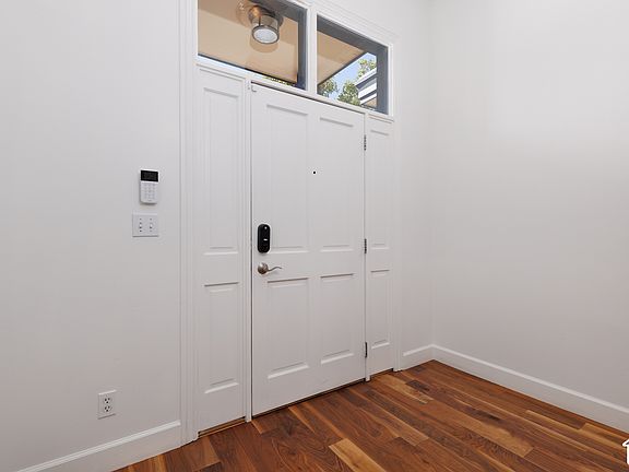 5th image of 5015 N Edgewood Dr #102
