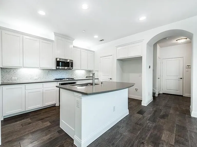 7228 Huckleberry Dr — Photo 5