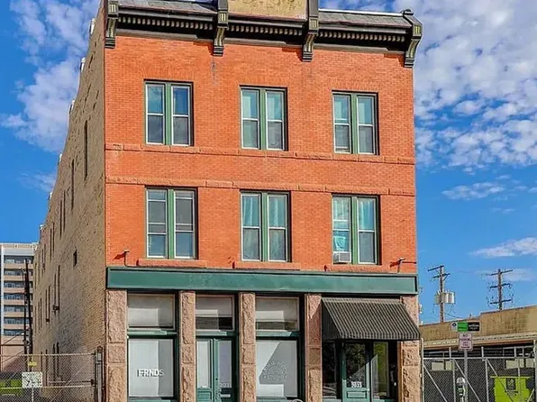 2031 Curtis St