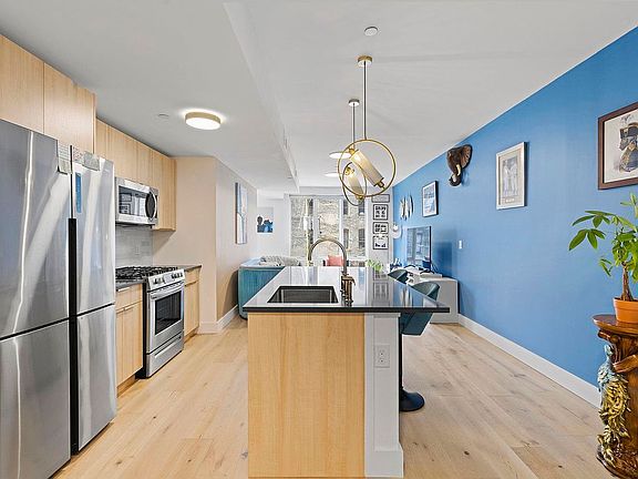 5th image of 348 Baldwin Ave APT 301