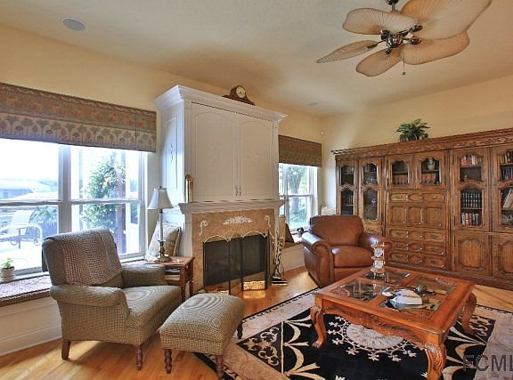 5th image of 32 Old Oak Dr S
