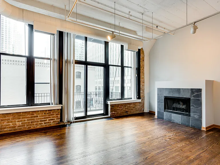 333 W Hubbard St #412 — Photo 2