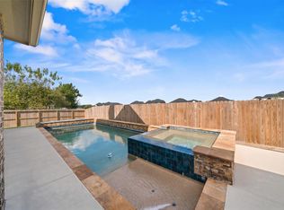 11719 Eagle Ridge Dr, Mont Belvieu, TX 77535