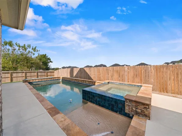 11719 Eagle Ridge Dr, Mont Belvieu, TX 77535