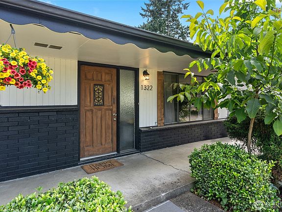 3rd image of 1322 7TH Avenue SE