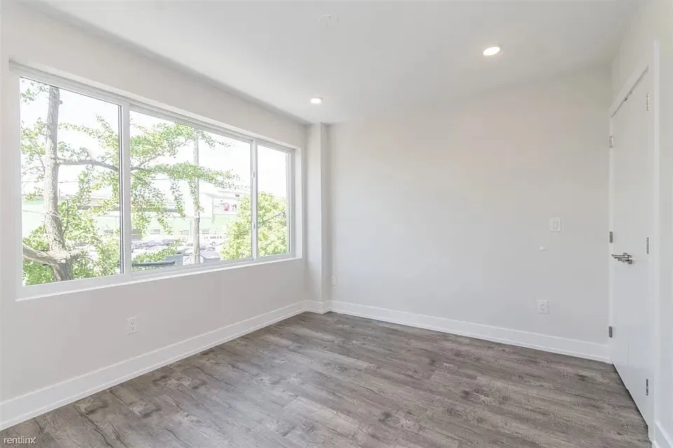 1829 East Sergeant Street - 4 — Photo 2