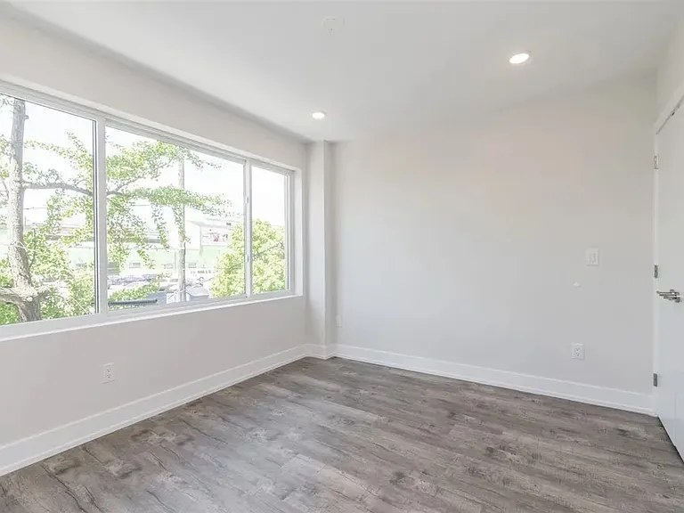 1829 E Sergeant St #5 — Photo 5
