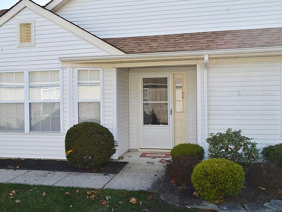 4th image of 3633 Vicari Ave