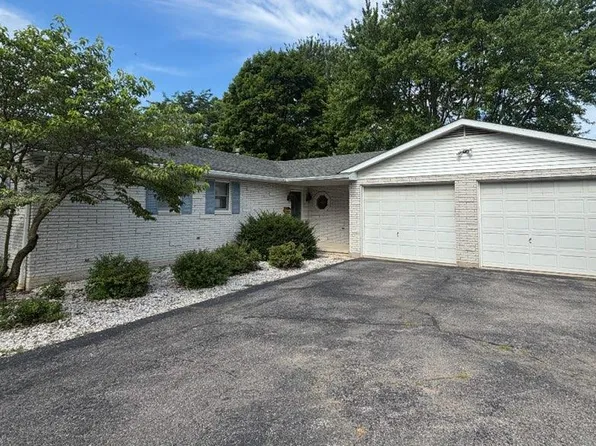 222 W Phillips St, Mascoutah, IL 62258