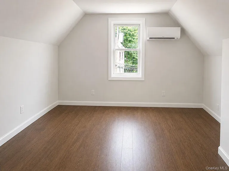 39 Rathbun Ave — Photo 20