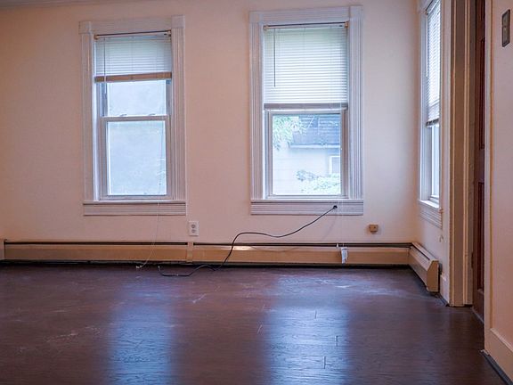 5th image of 75 Saint Charles St