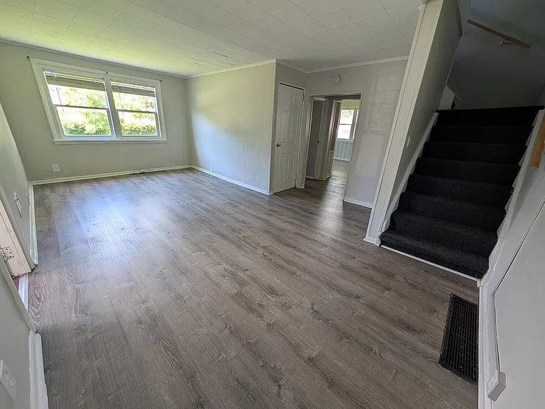 262 Blakeslee St — Photo 16
