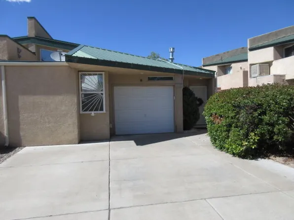 5609 Del Oeste Rd NW, Albuquerque, NM 87105
