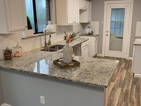 4th image of 2417 Warrington Dr