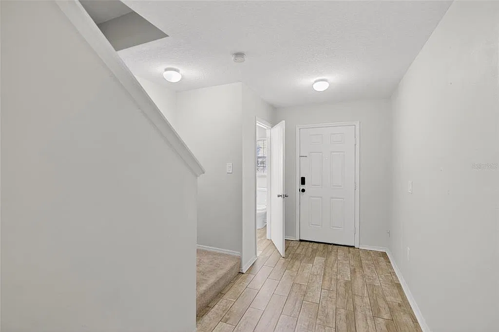 3 bed, 2.5 bath, 1362 sqft, $2,350 — Photo 4