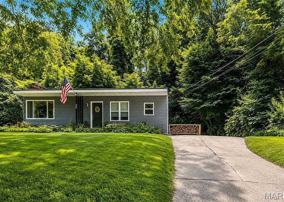 1st image of 304 Walnut Dr