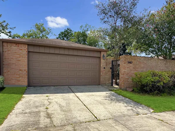 2462 Torrey Pine Dr, Baton Rouge, LA 70816