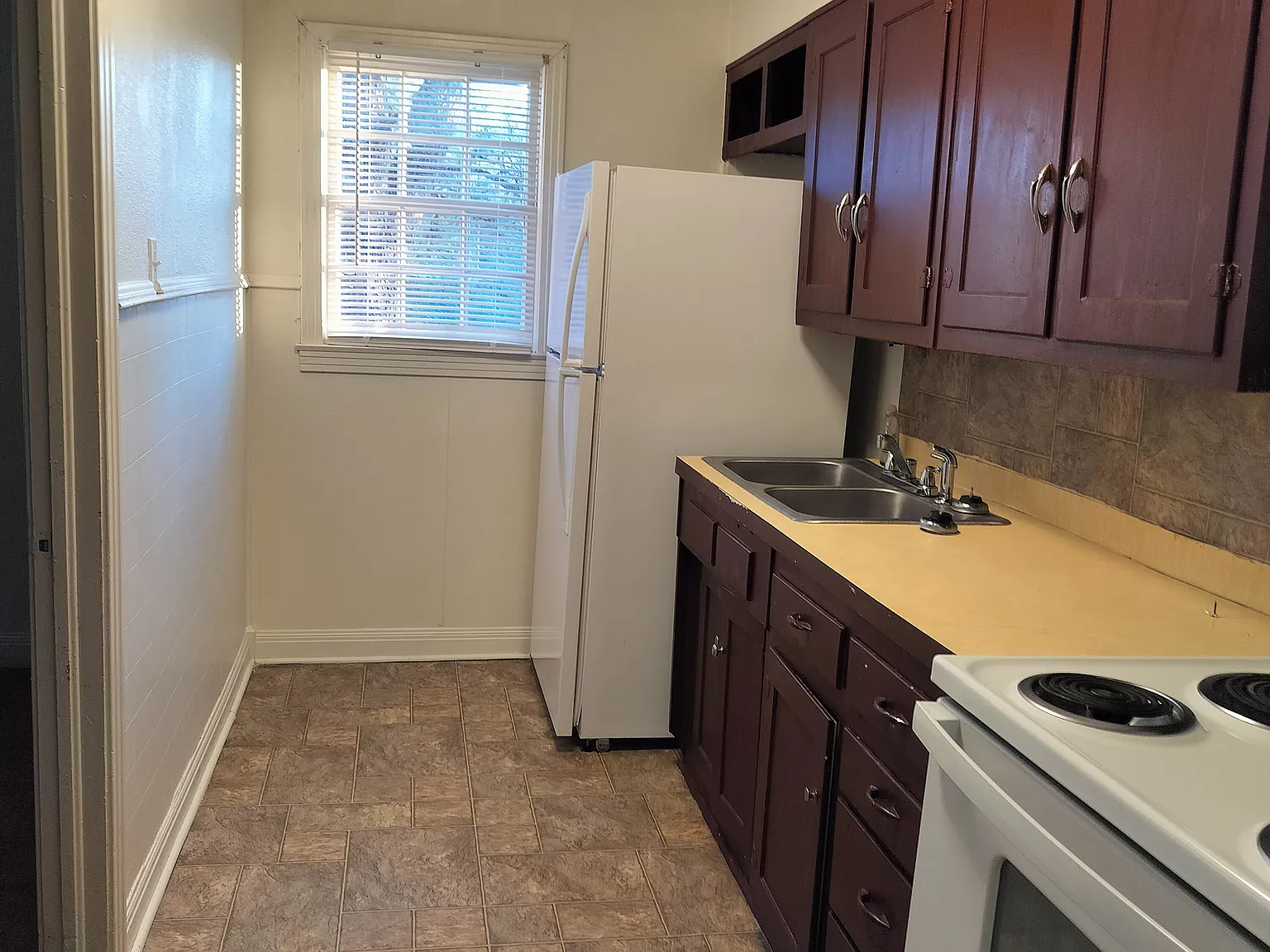 2 bed, 844 sqft, $665 — Photo 4