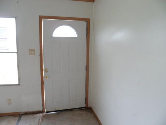 5th image of 1873 Lauren Ln