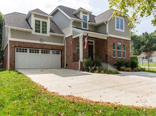 1022 Edwin Warner Dr, Nashville, TN 37205