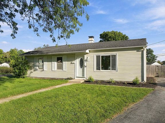 3rd image of 602 Lyell Ct