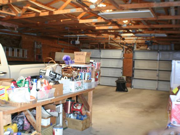 5th image of 121 S Willow St