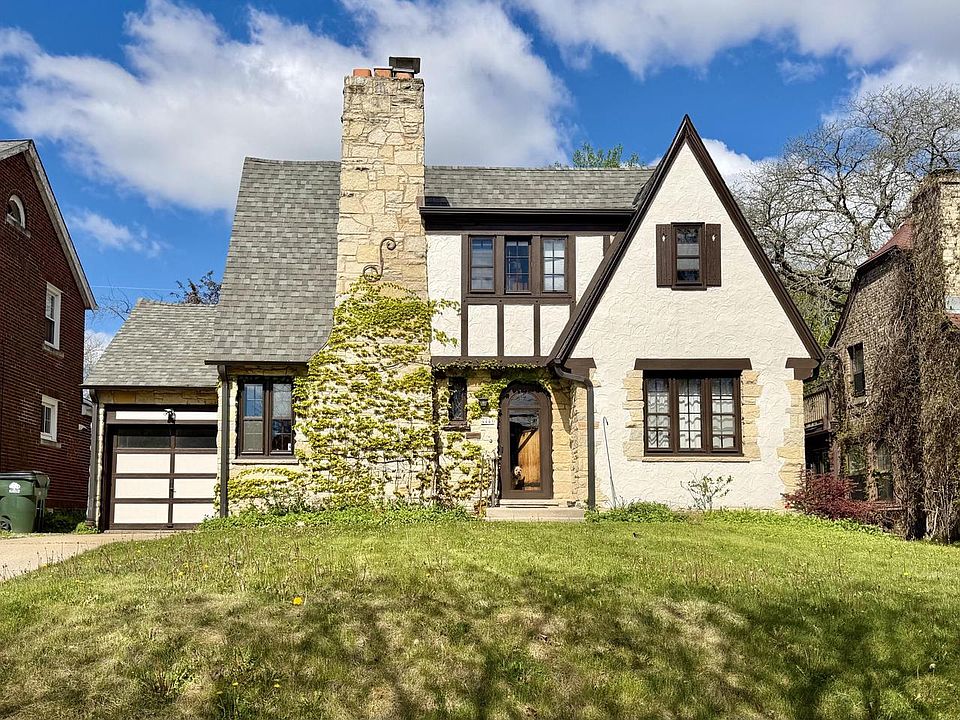 1st image of 4441 N Maryland AVENUE
