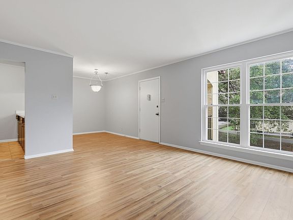 5th image of 8702 Village Dr APT 123