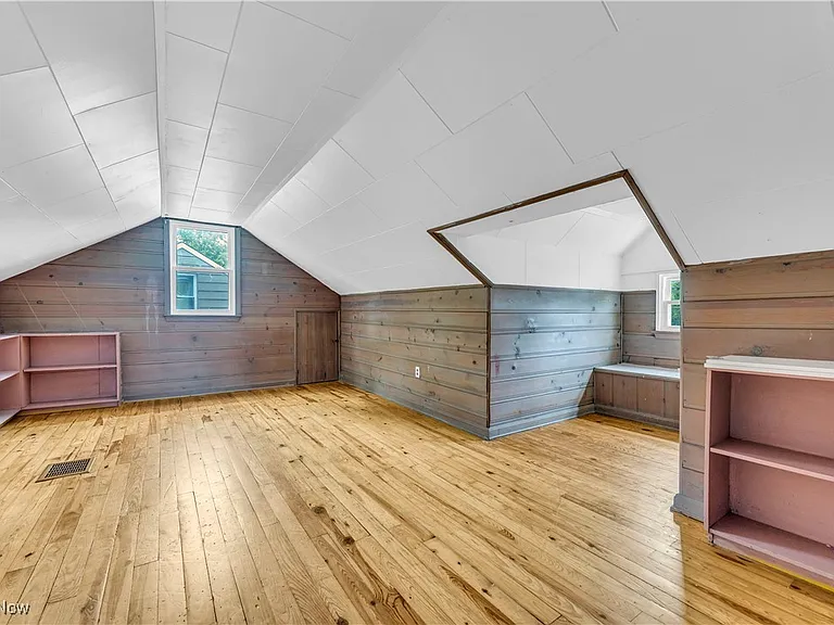 968 S Green Rd — Photo 14