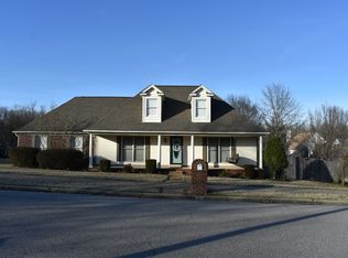 190 Cross Point Dr, Collierville, TN 38017